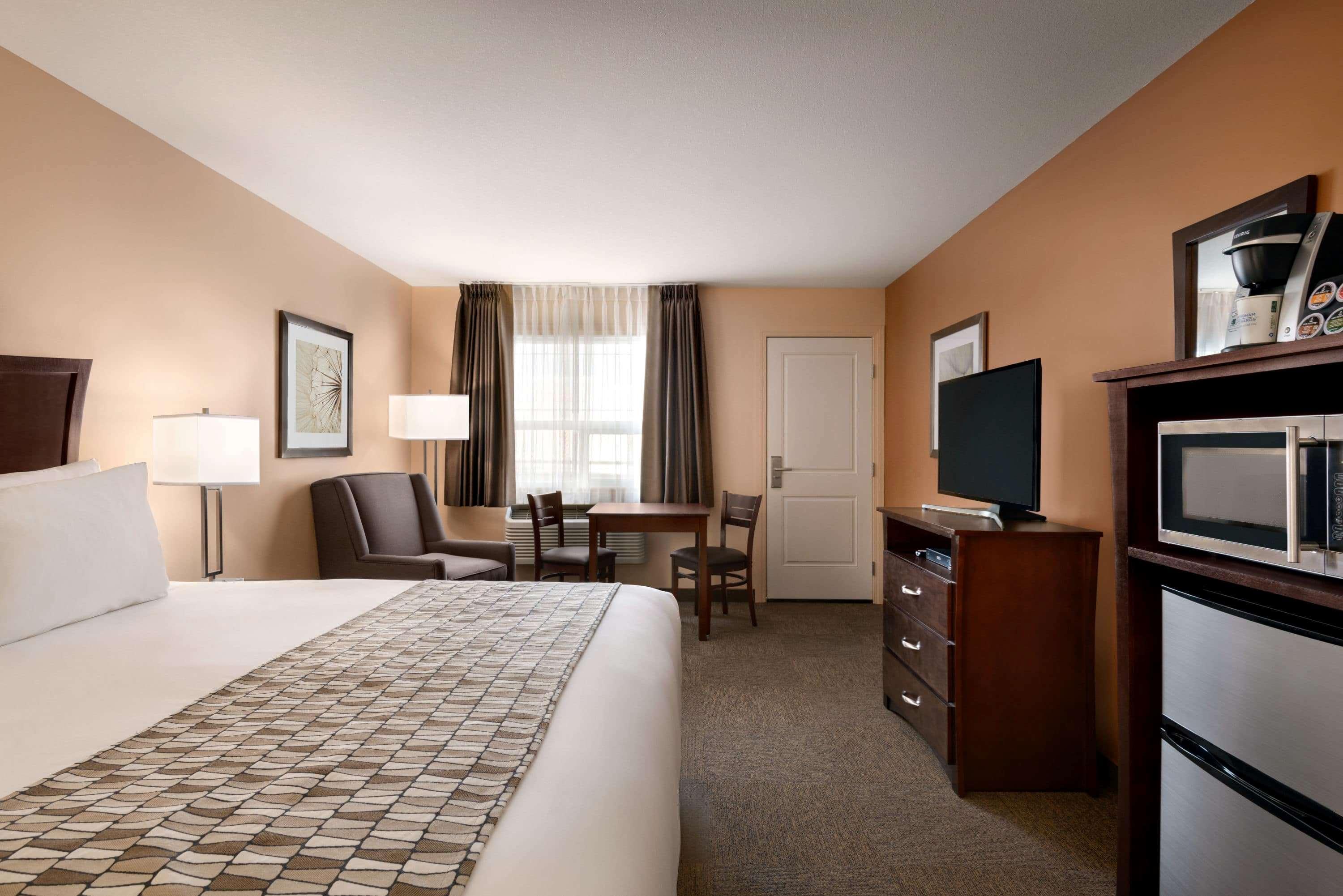 Travelodge By Wyndham Pincher Creek Esterno foto