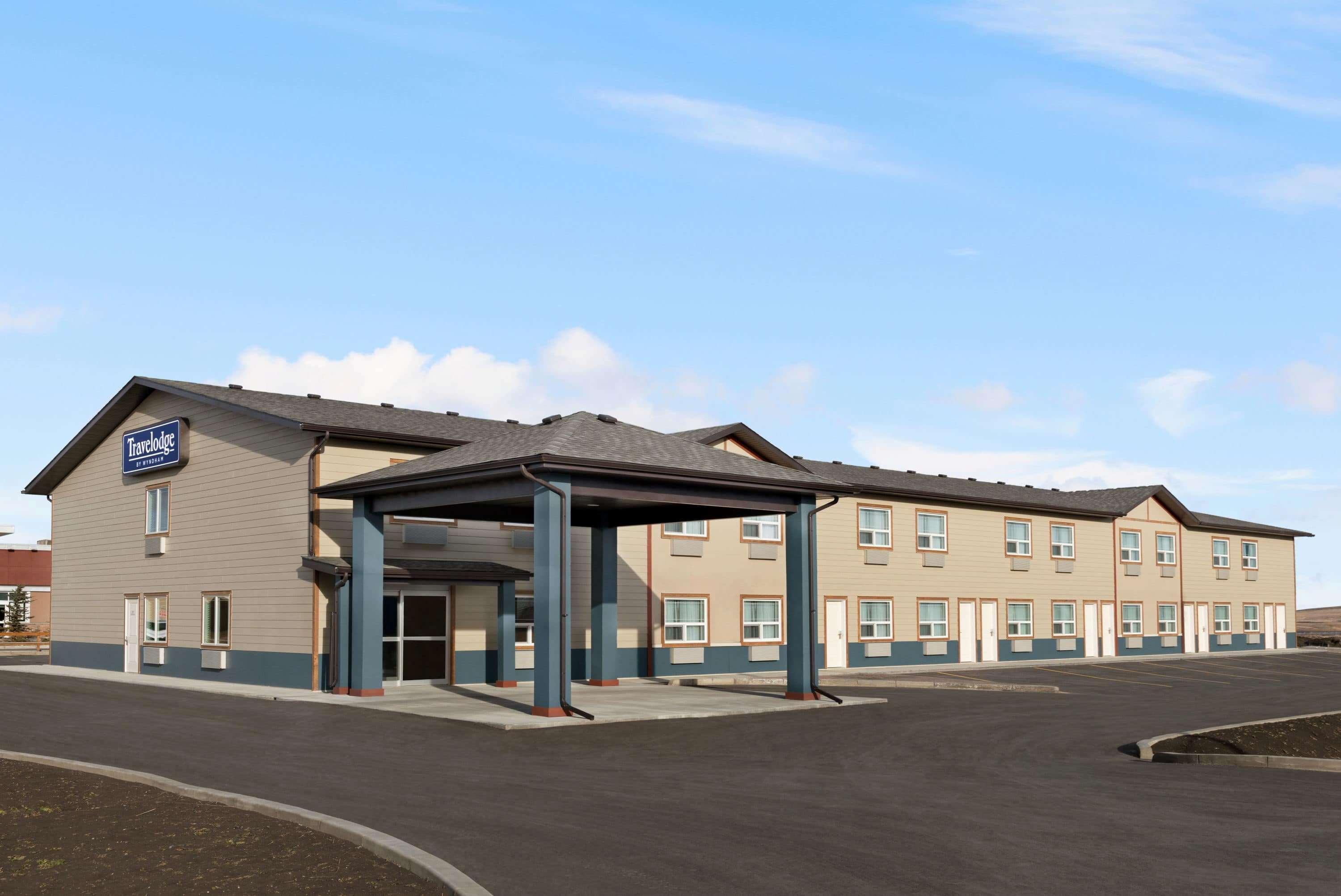 Travelodge By Wyndham Pincher Creek Esterno foto