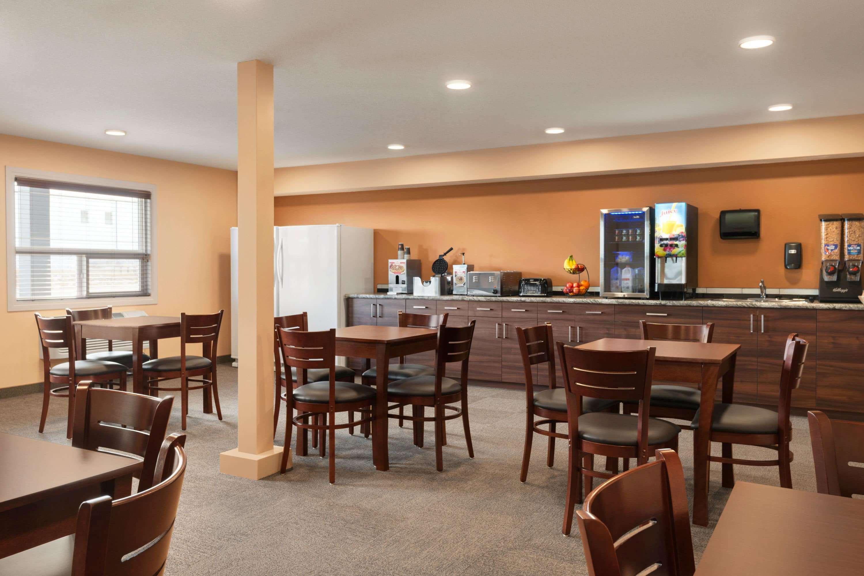 Travelodge By Wyndham Pincher Creek Esterno foto