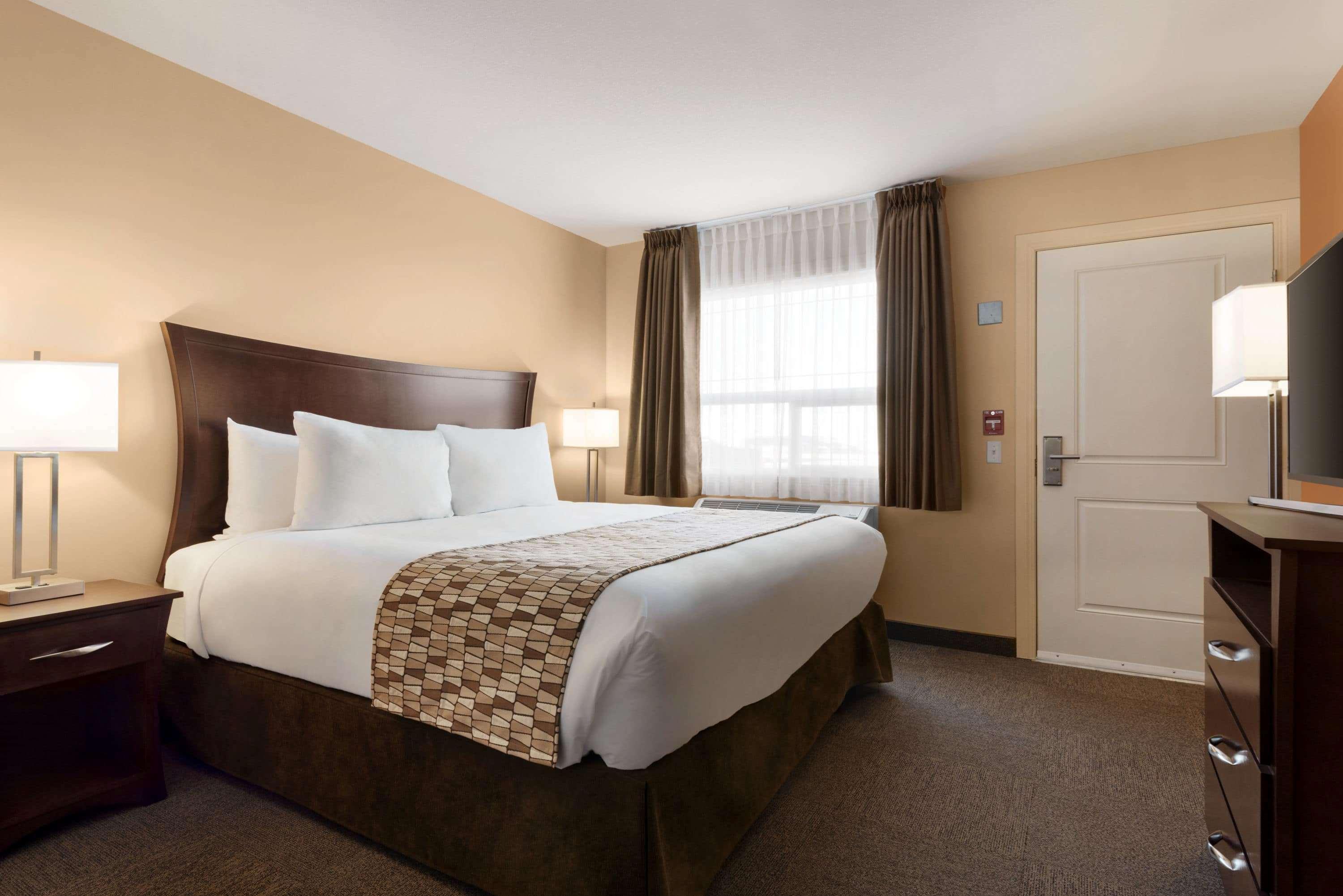 Travelodge By Wyndham Pincher Creek Esterno foto
