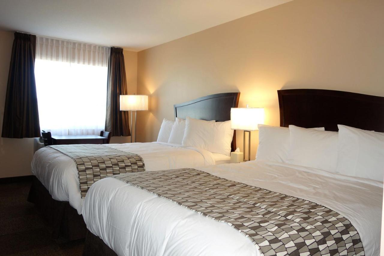 Travelodge By Wyndham Pincher Creek Esterno foto