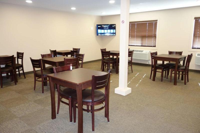 Travelodge By Wyndham Pincher Creek Esterno foto